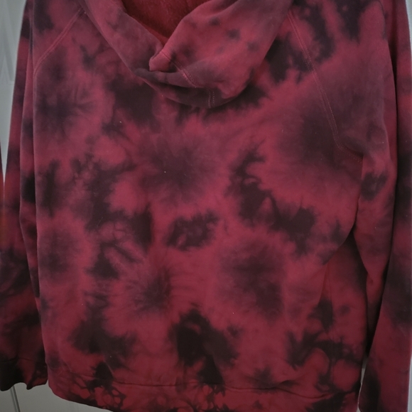 !!SOLD!! Hot Topic Red & Black Tie-Dye Lace-Up Hoodie 2x - Picture 6 of 12
